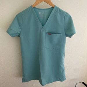 FIGS Catarina One-Pocket scrub top